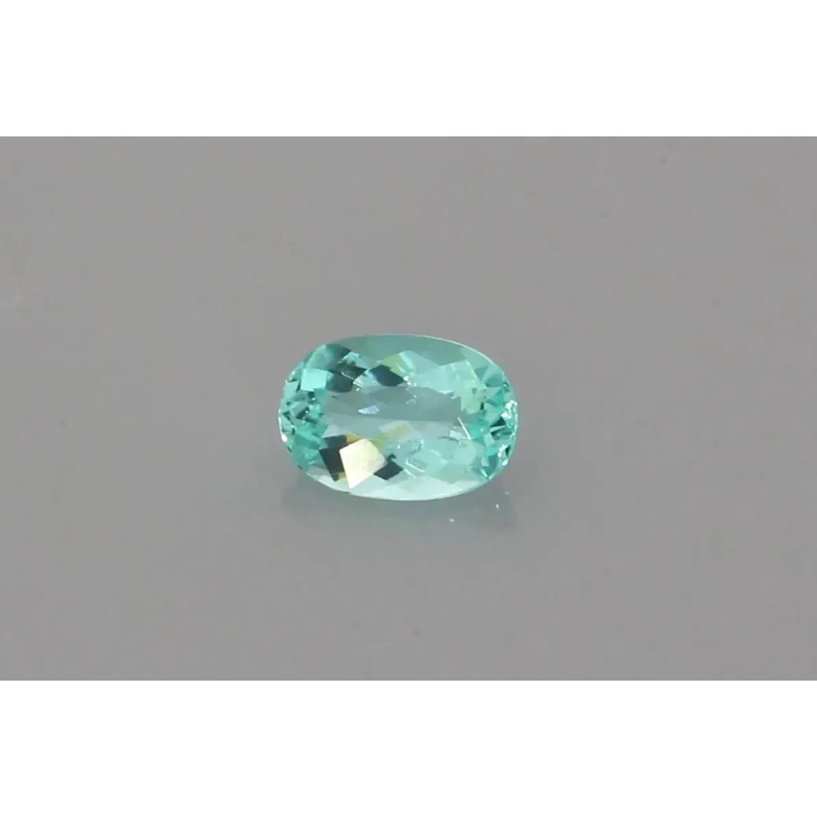 Oval Fine Tourmaline ring in Gold – main view