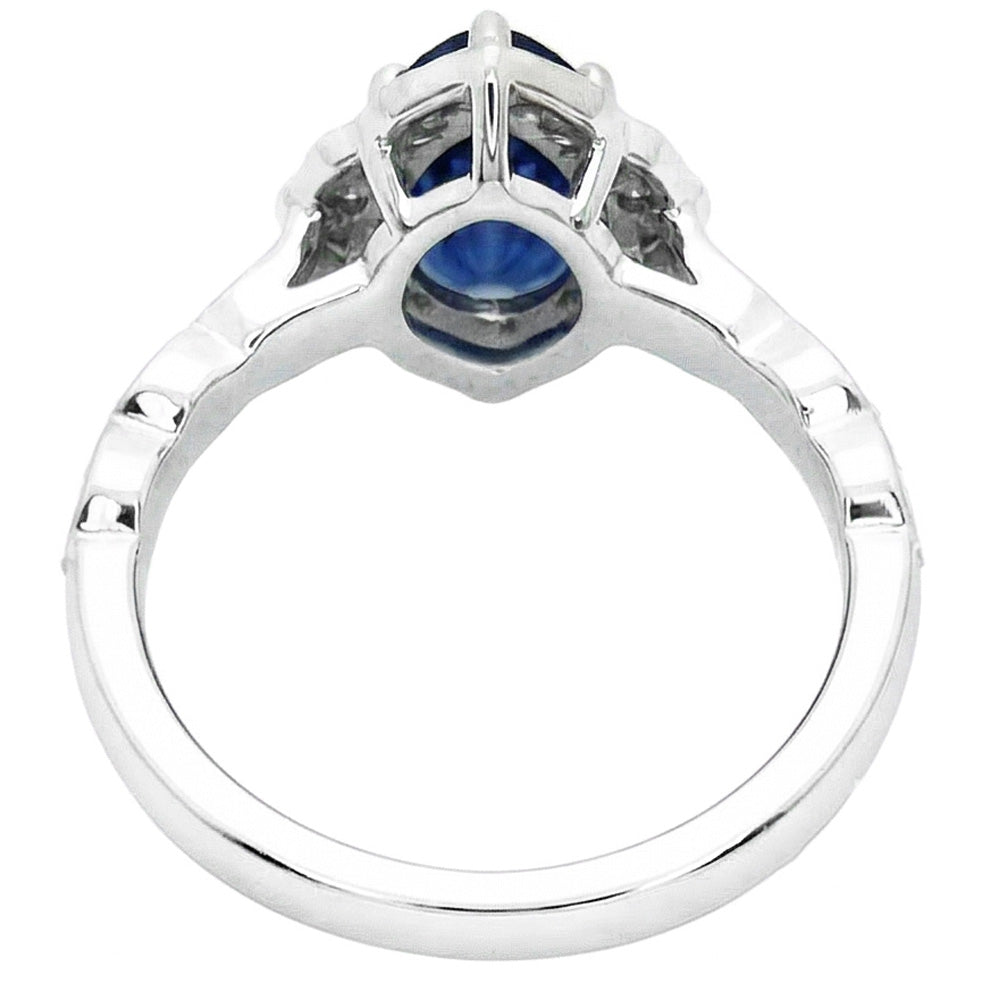 14 Karat White Gold Vintage Royal Blue Sapphire Gemstone Ring