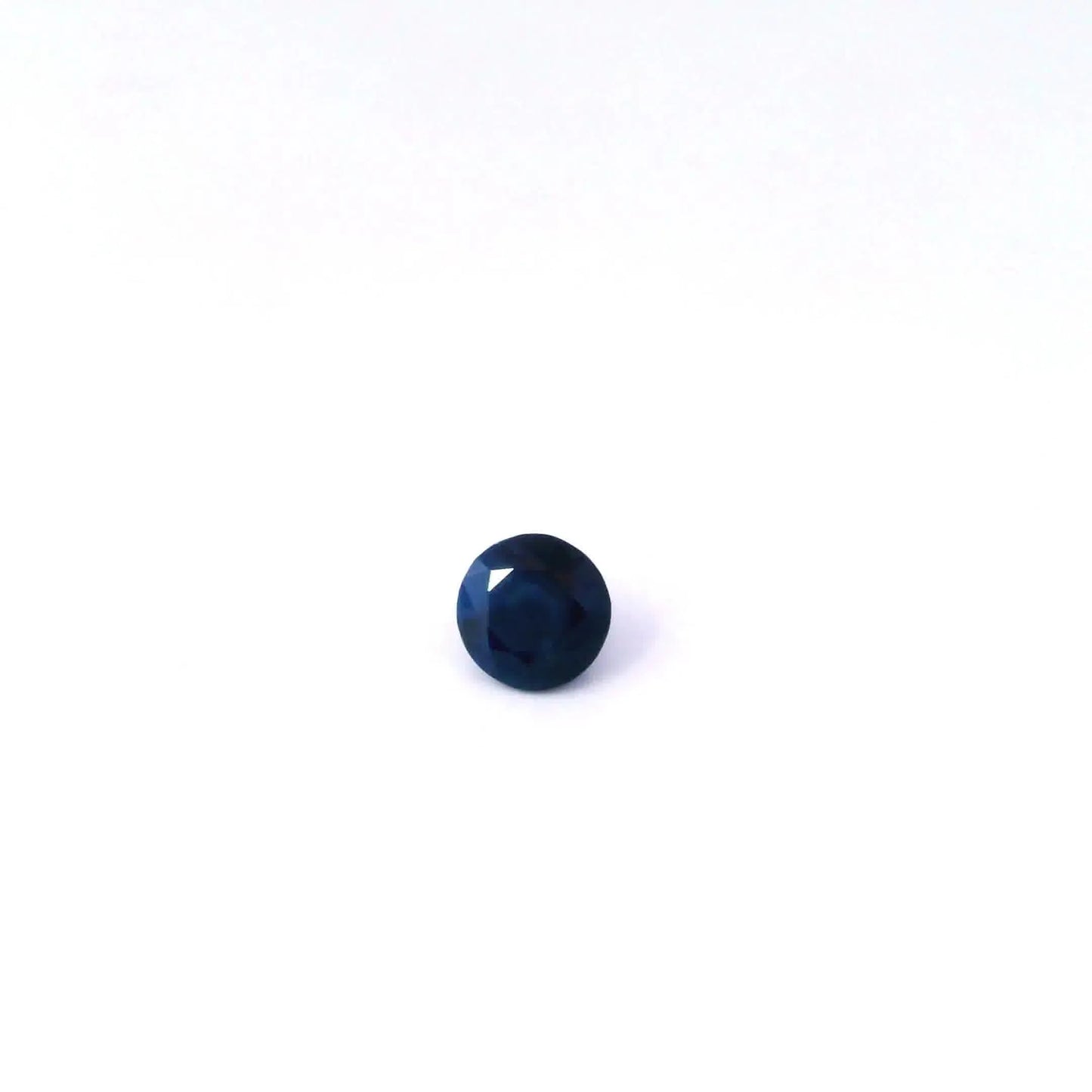Sapphire Cushion Gemstone in Gold – main view