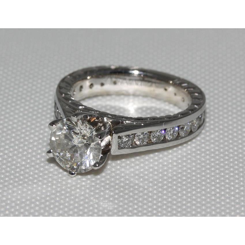 2.75 Carat Sparkling Real Diamond Solitaire Ring With Accents