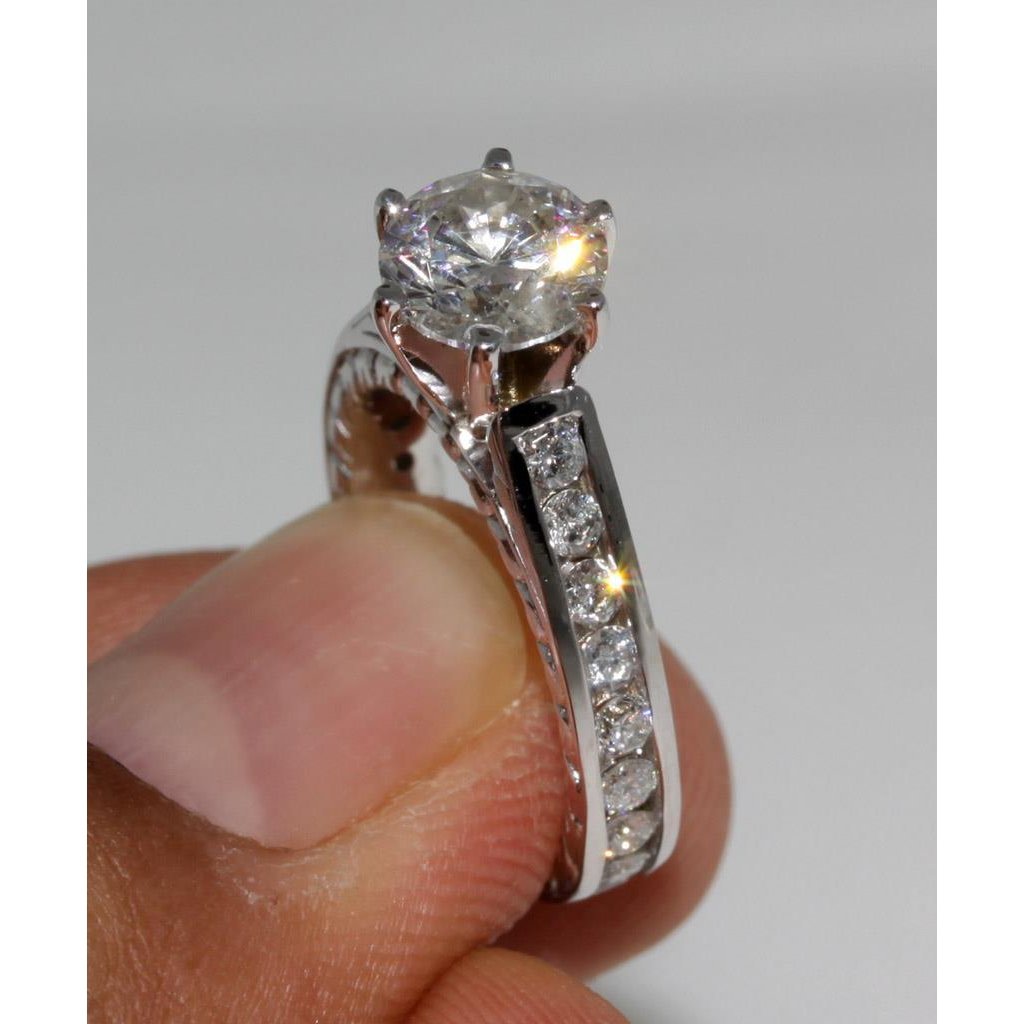 2.75 Carat Sparkling Real Diamond Solitaire Ring With Accents