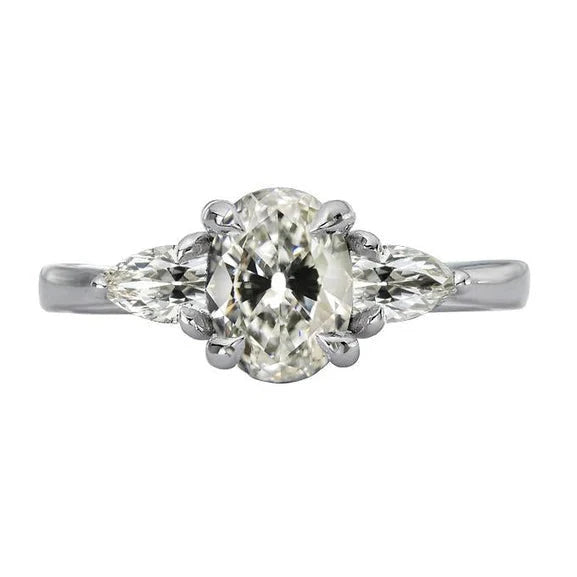 natural oval diamond 6ct ring front view