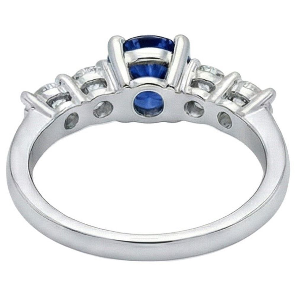 natural round sapphire 2.90ct ring on white background