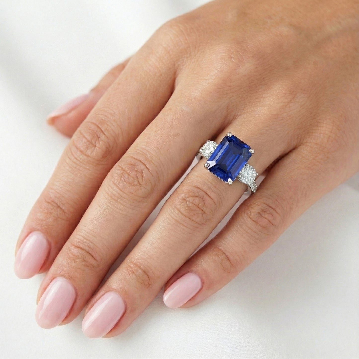 Emerald Blue Sapphire 3 Stone Style Ring With Accents 7 Carats Gold 14K