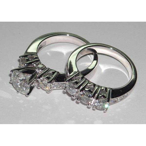 Genuine 2.70 Carats Round Engagement Ring Heart Set White Gold