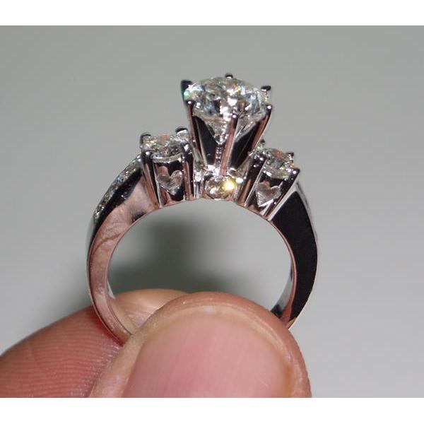 Genuine 2.70 Carats Round Engagement Ring Heart Set White Gold