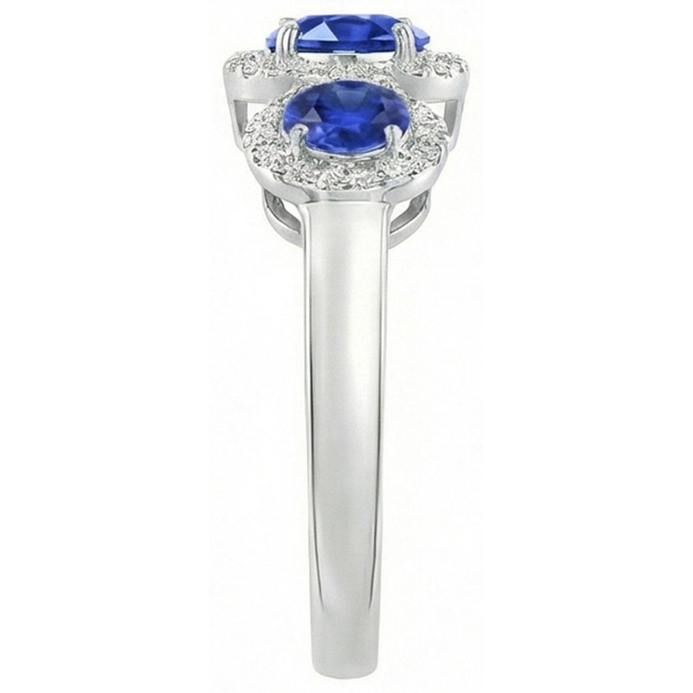 natural round sapphire 4.50ct ring on white background