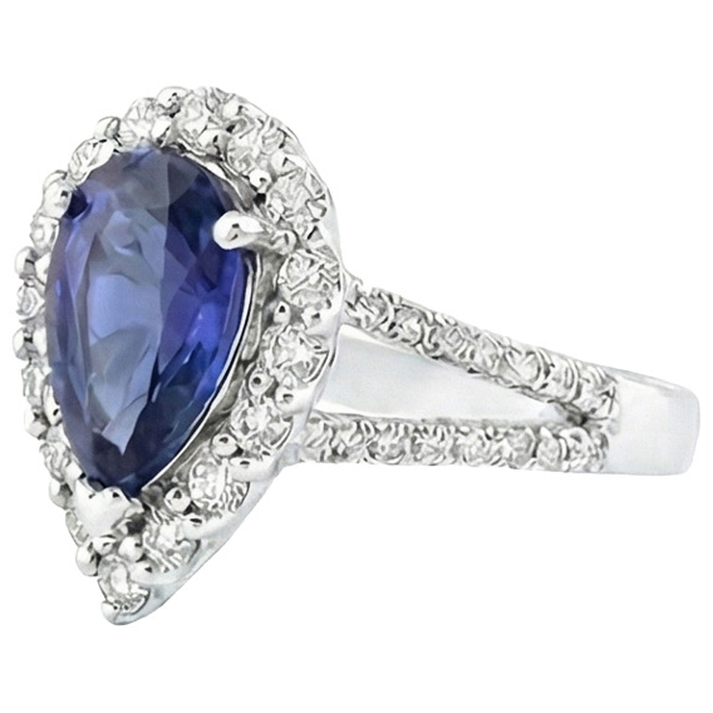 natural round sapphire 5.50ct ring on white background