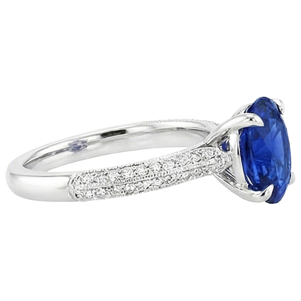 Ladies Antique Style Blue Sapphire Ring With Accents 5.50 Carats