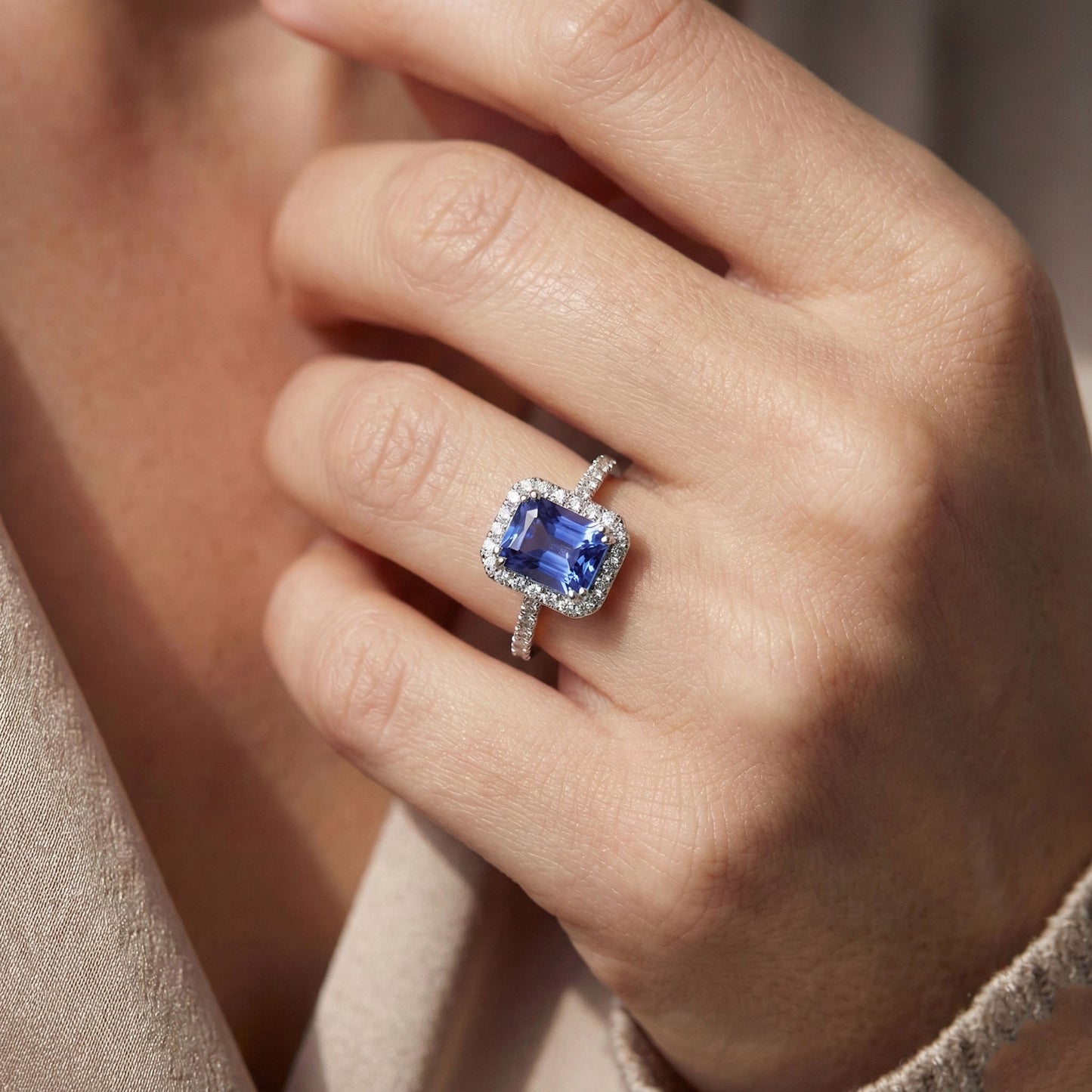 Ladies Halo Deep Blue Sapphire Ring Radiant & Natural Earth Mined Diamond ( Not Lab Grown )s 3.50 Carats