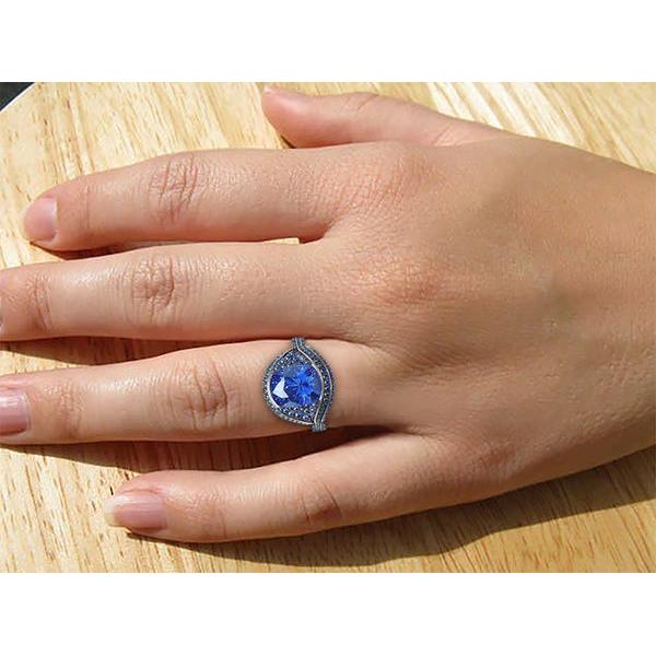 Like Antique Cocktail Sapphire Ring