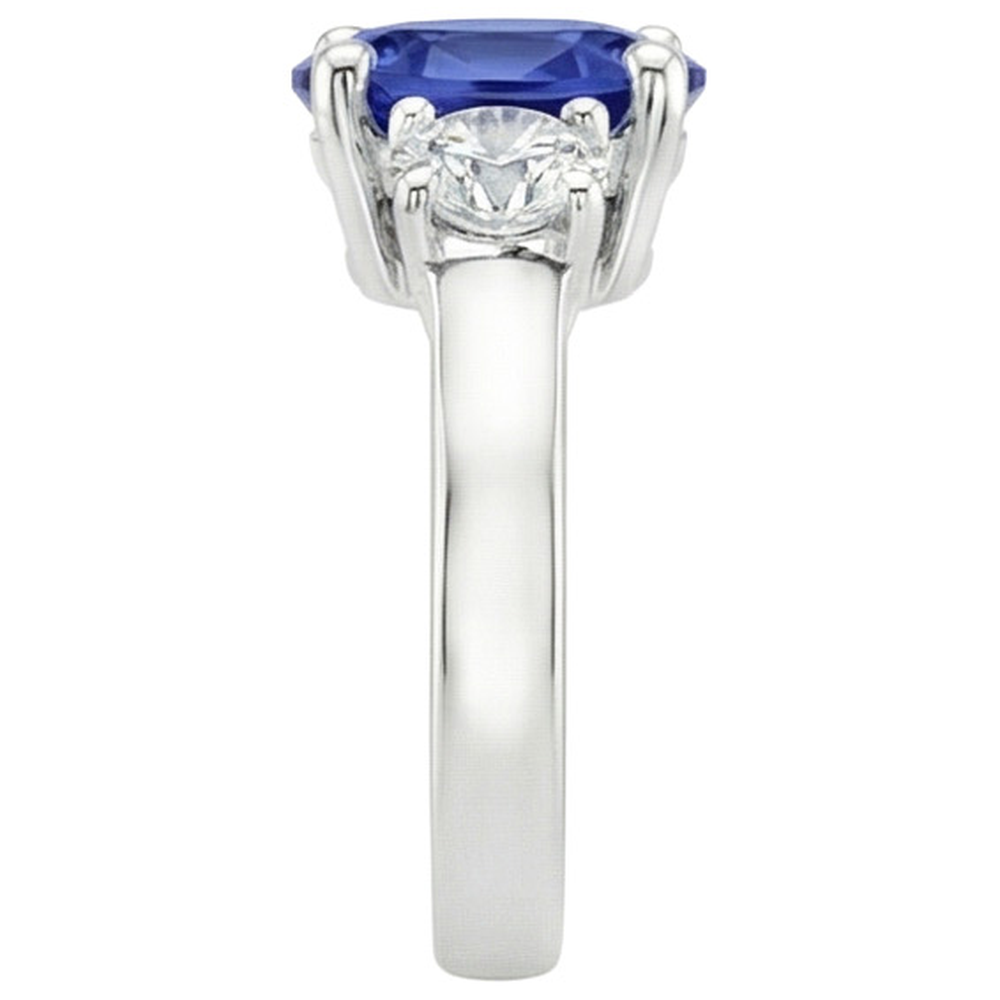 natural round sapphire 2.50ct ring on white background