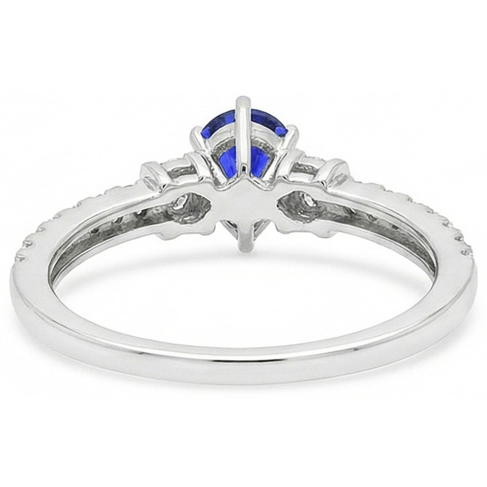 natural round sapphire 2.50ct ring on white background