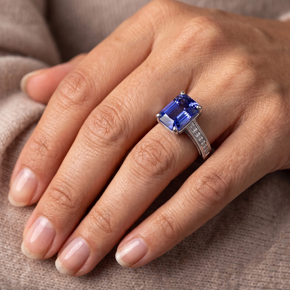 Natural Sapphire Ring 4ct - White Gold 14K
