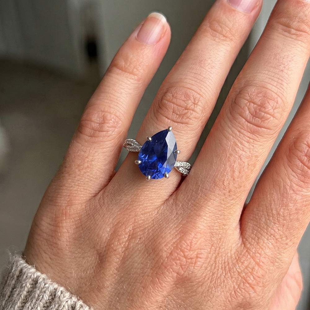 Natural Sapphire Ring 5.50ct - White Gold 14K