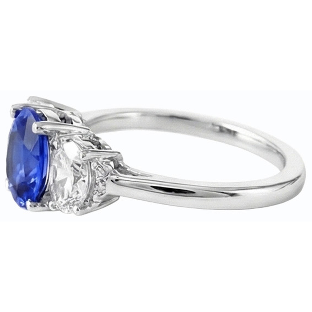 natural oval sapphire 2.50ct ring on white background