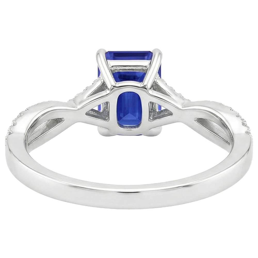 natural emerald sapphire 4ct ring close up detail