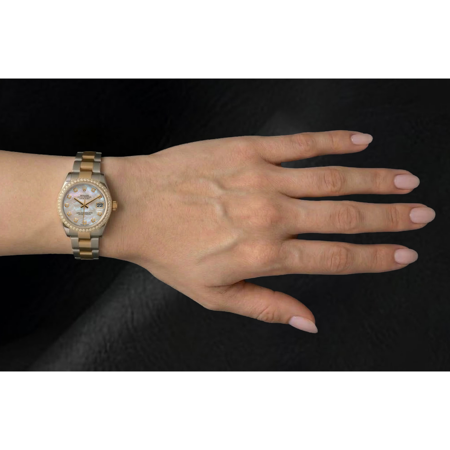 natural pearl 0.20ct watch lifestyle photo