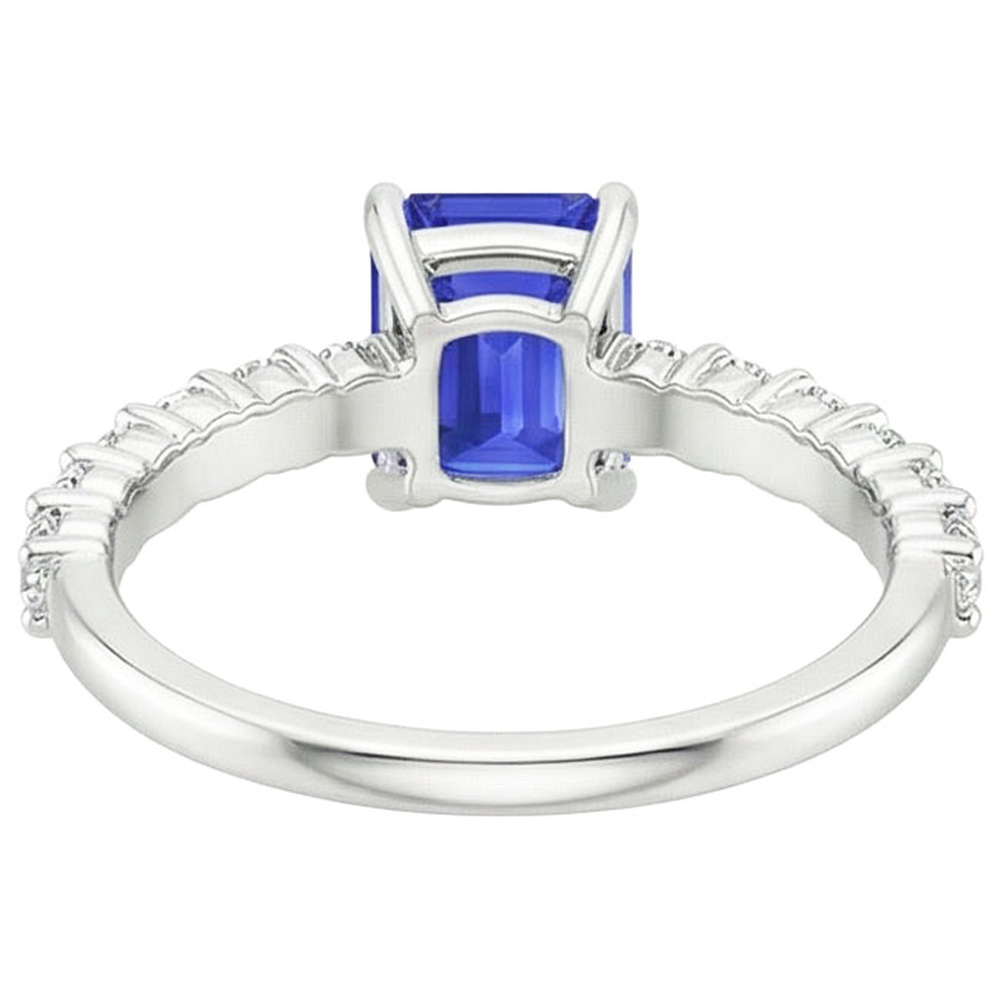 natural emerald sapphire 5ct ring close up detail