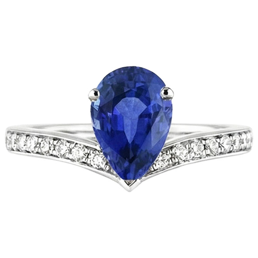 natural round sapphire 5ct ring on white background