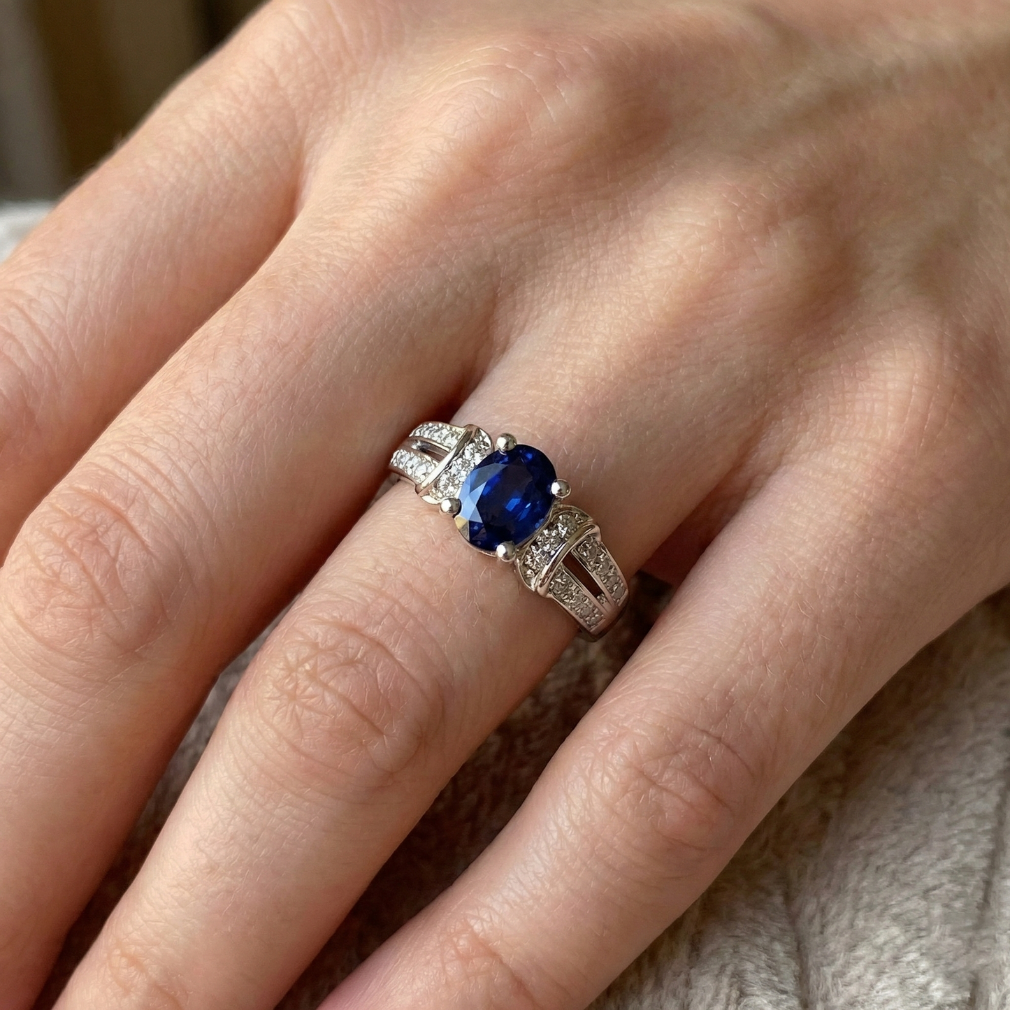 natural round sapphire 1ct ring with diamond accents