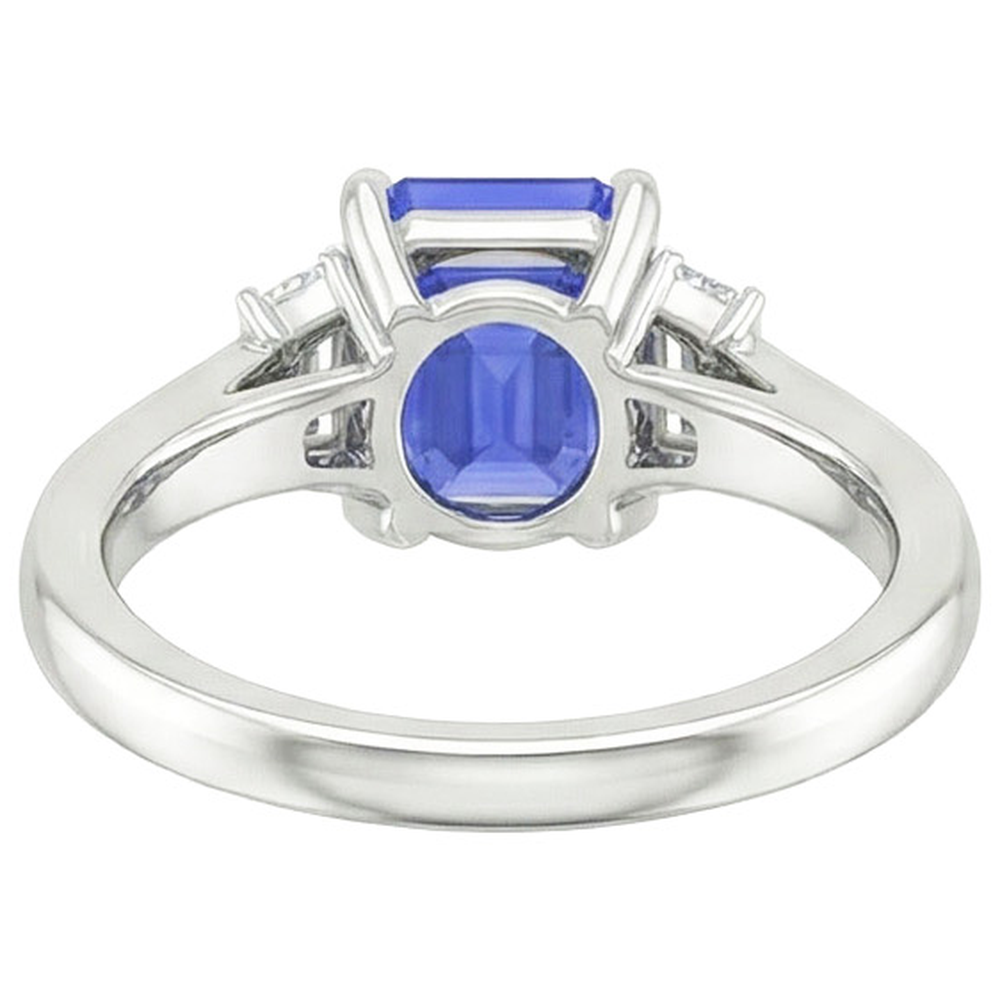 natural emerald sapphire 4ct ring close up detail