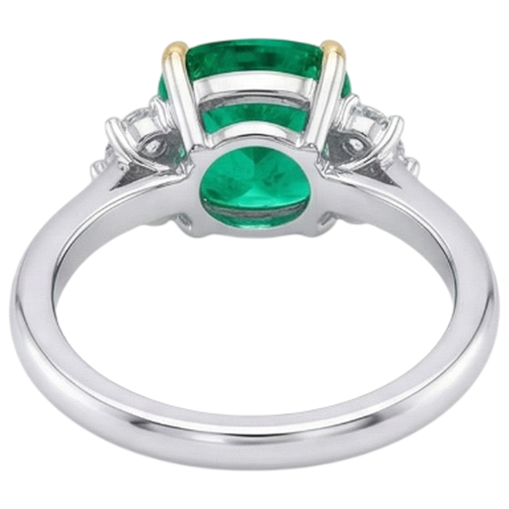Emerald Cushion Cut Gemstone Ring in 14 Karat Two Tone Gold – detail view