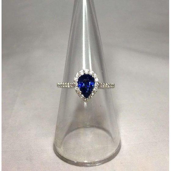 natural round sapphire 1.60ct ring on white background
