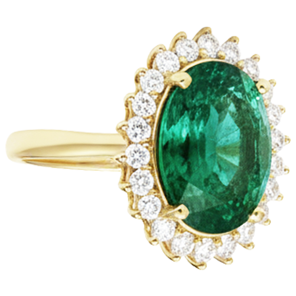natural round emerald 11ct ring close up detail