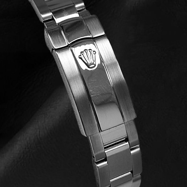 Timeless Jewelry ct – side view