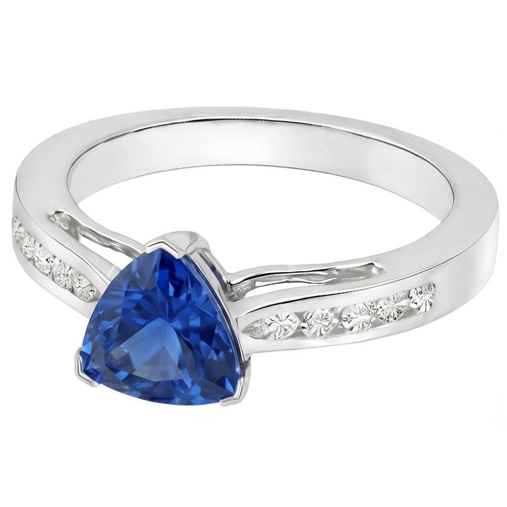 natural round sapphire 2ct ring top view