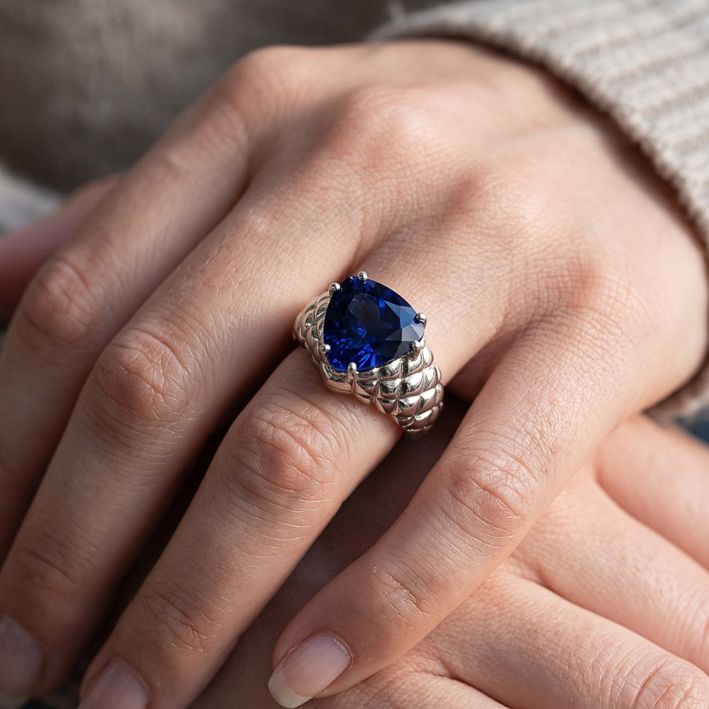 2 Carats Gemstone Jewelry Trillion Sapphire Ring Antique Style
