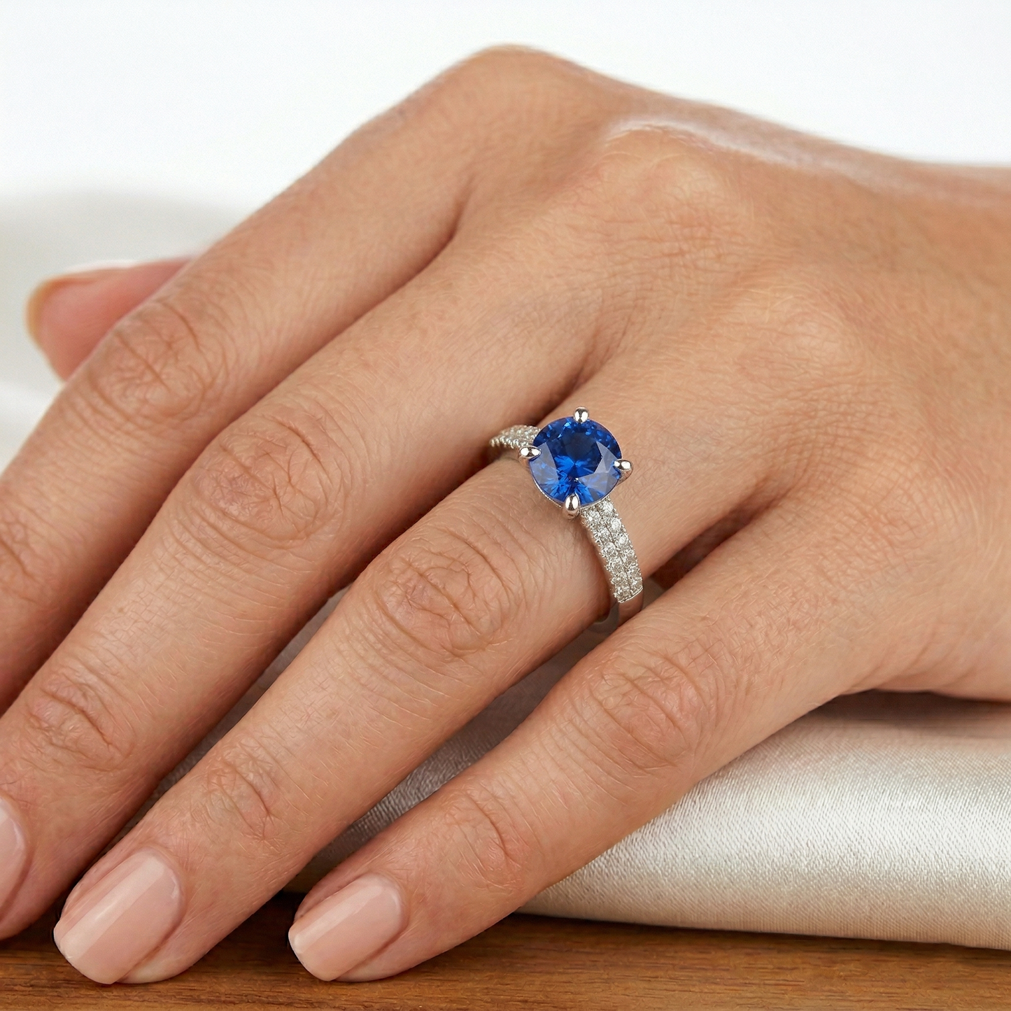 natural round sapphire 3.50ct ring with diamond accents