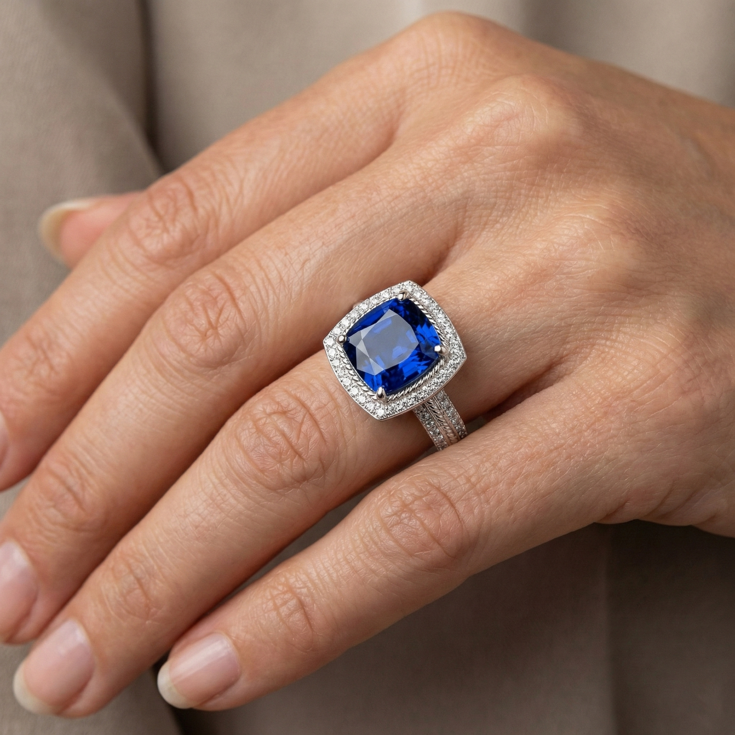 natural round sapphire 4.75ct ring with diamond accents