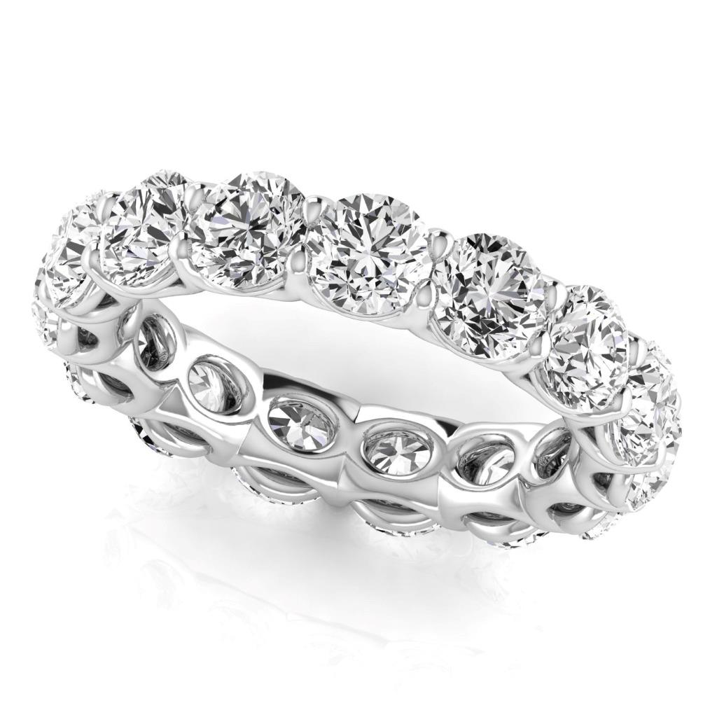 Round Cut Brilliant Diamond ring in 14 Karat White Gold – main view