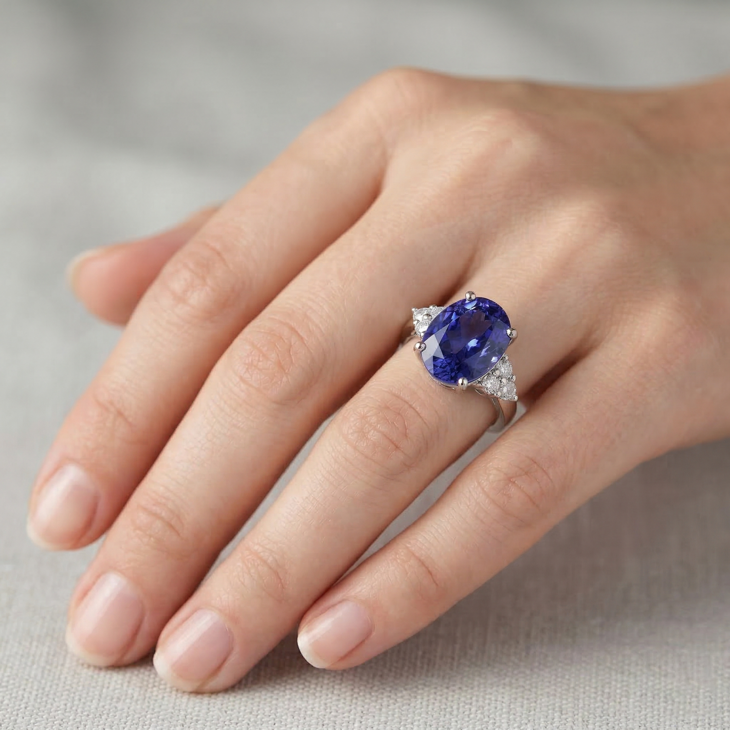 natural round sapphire 5.30ct ring on white background
