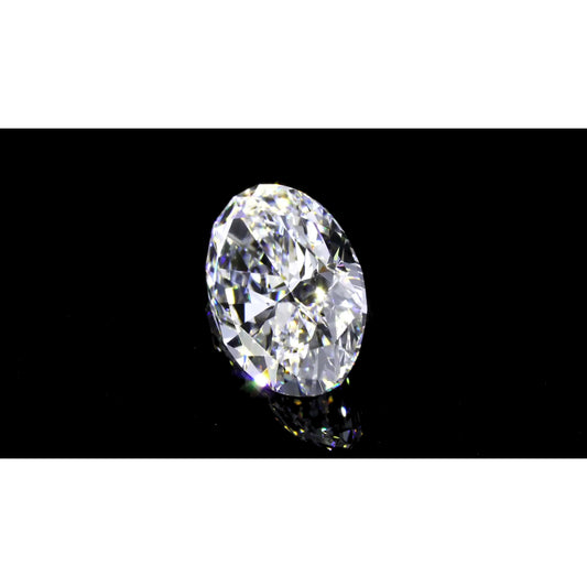 Oval Cut Brilliant Diamond ring in Gold – main view