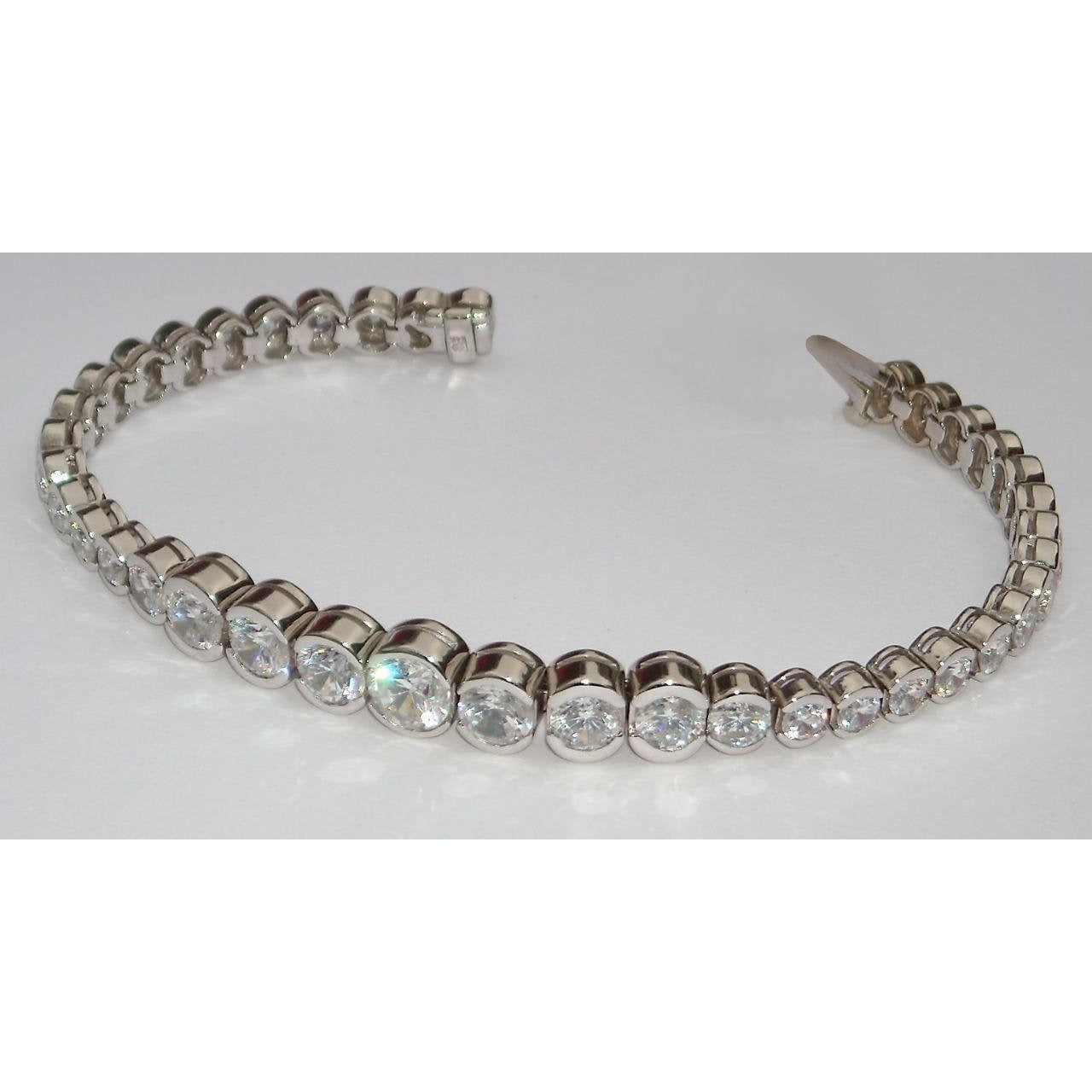 8 Ct. Round Lab Grown Diamond Graduated Tennis Bracelet WG 14K- Tennis Bracelet-harrychadent.ca