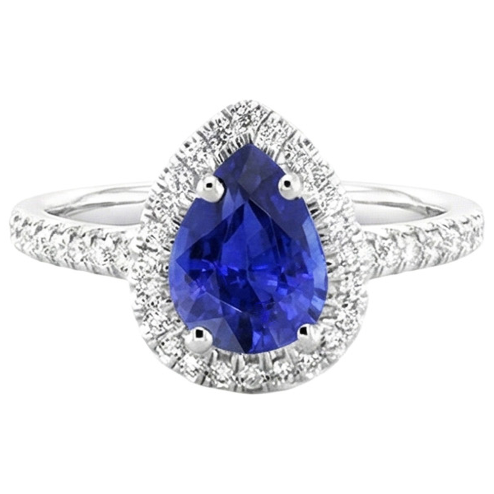 natural round sapphire 3.25ct ring close up detail