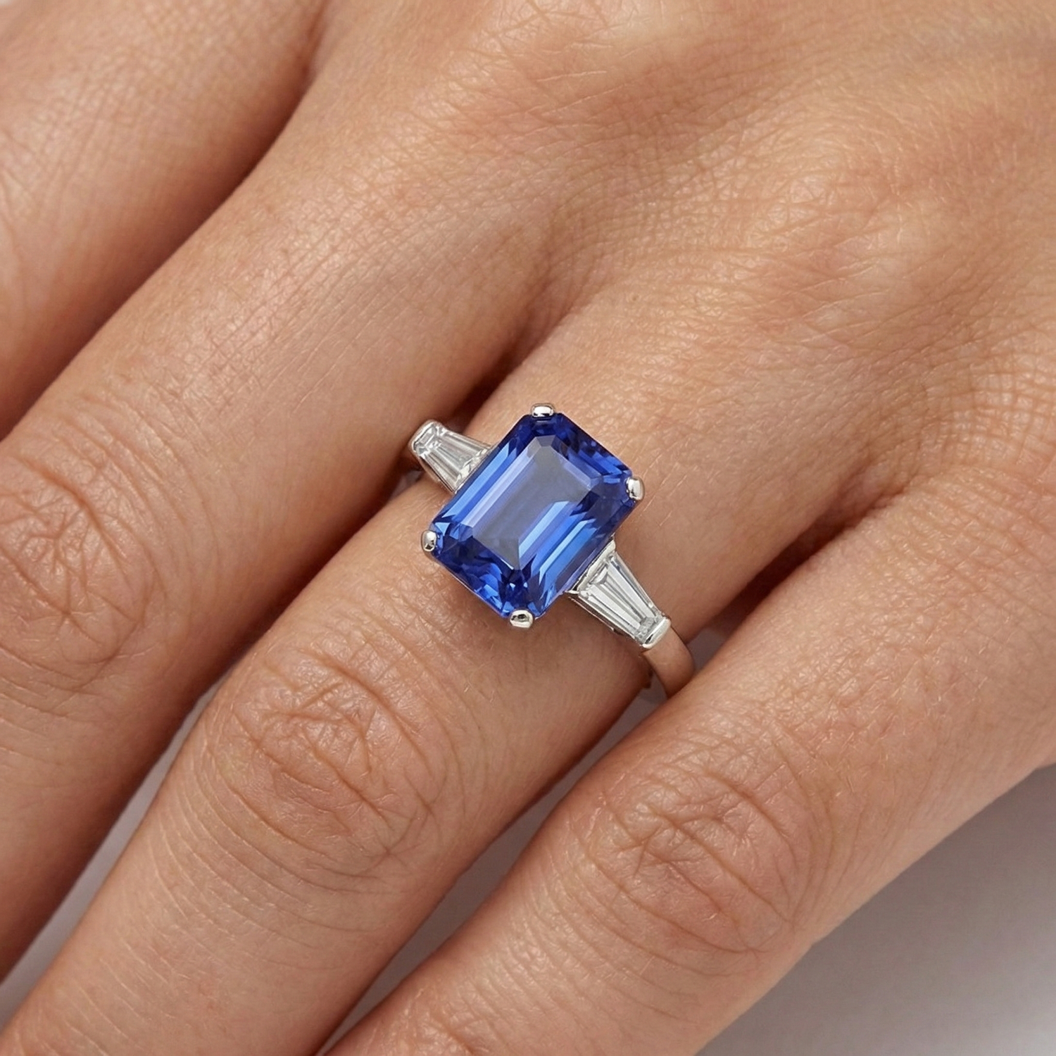 natural radiant sapphire 3.50ct ring on white background