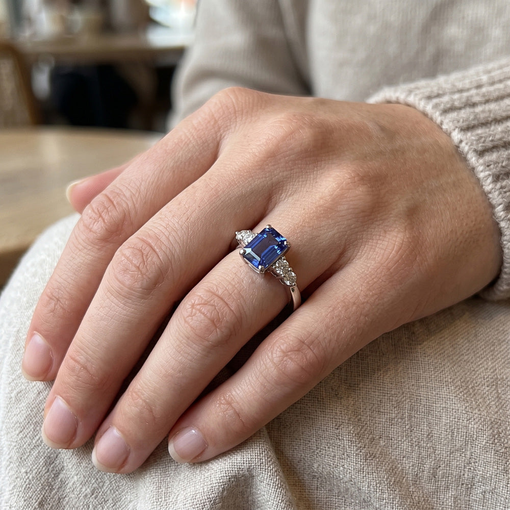 Blue Sapphire Anniversary Ring Round Natural Earth Mined Diamond ( Not Lab Grown ) Tapered Shank 1.75 Carats