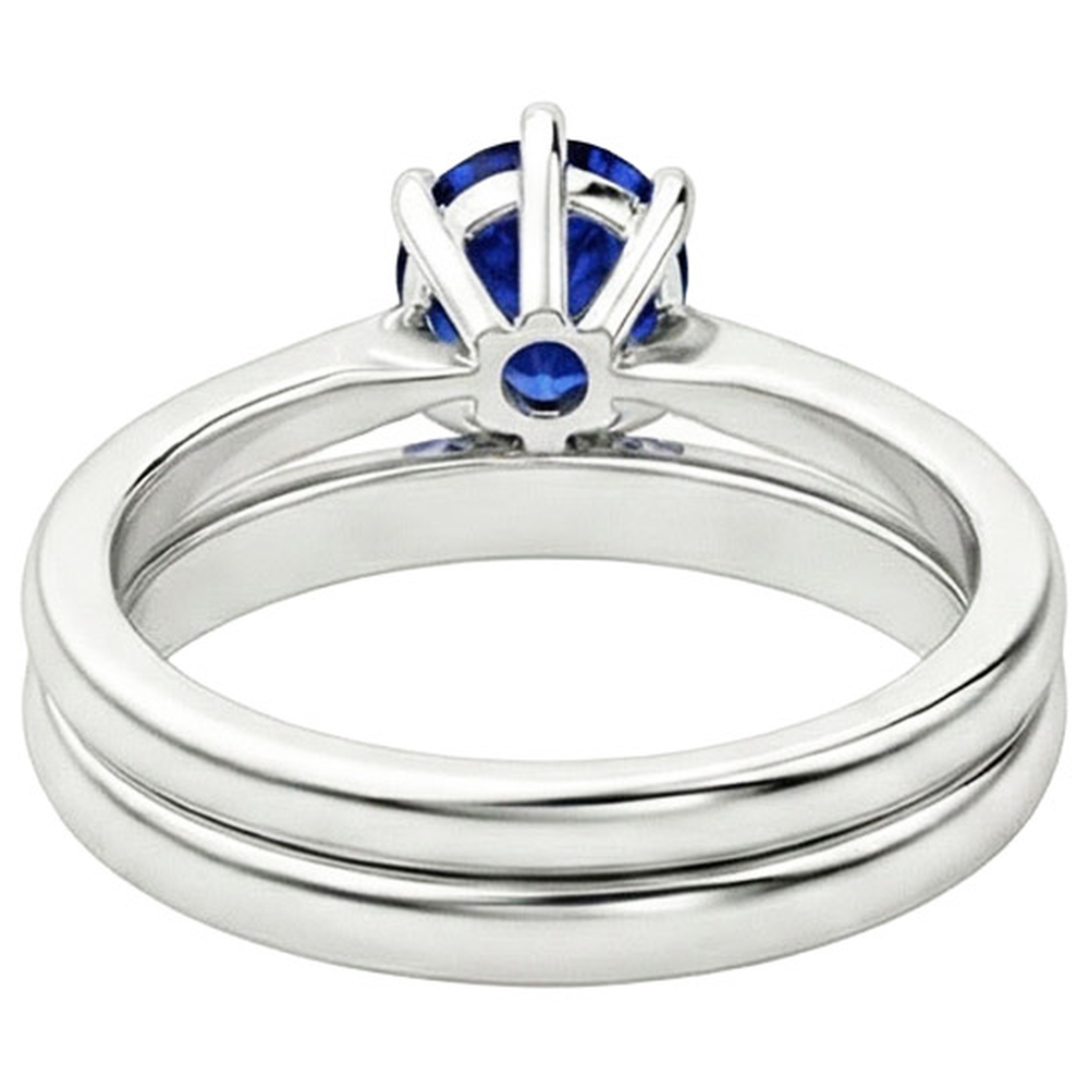 natural pear sapphire 2ct ring close up detail