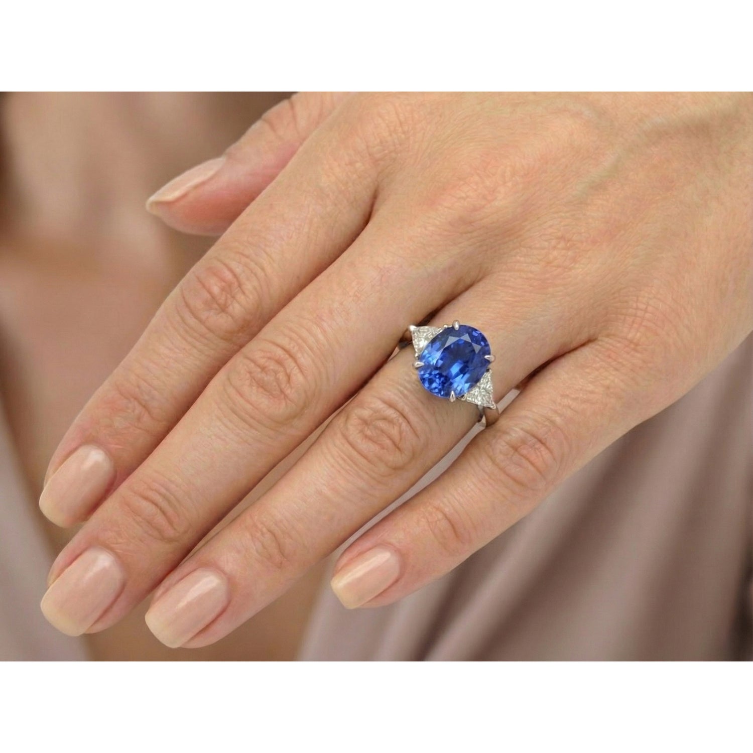 natural oval sapphire 4.50ct ring with diamond accents