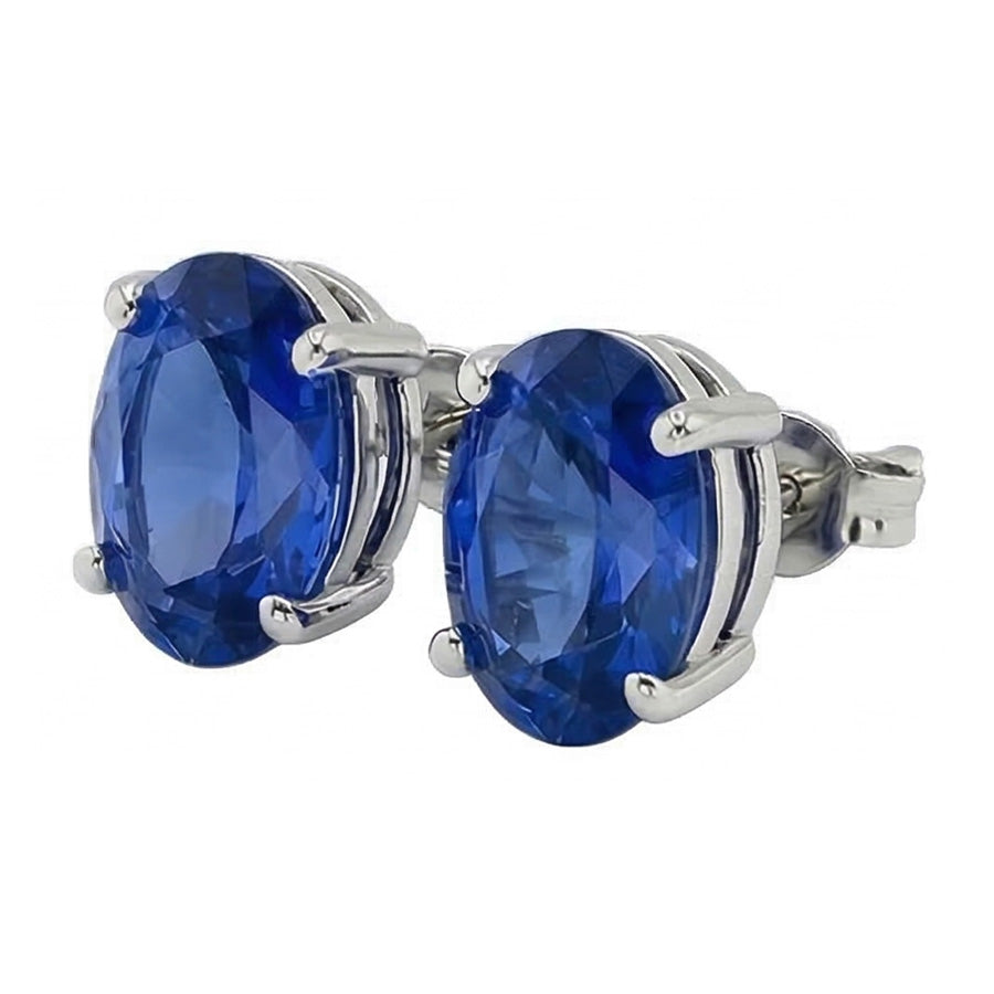 natural oval sapphire 8ct earring close up detail
