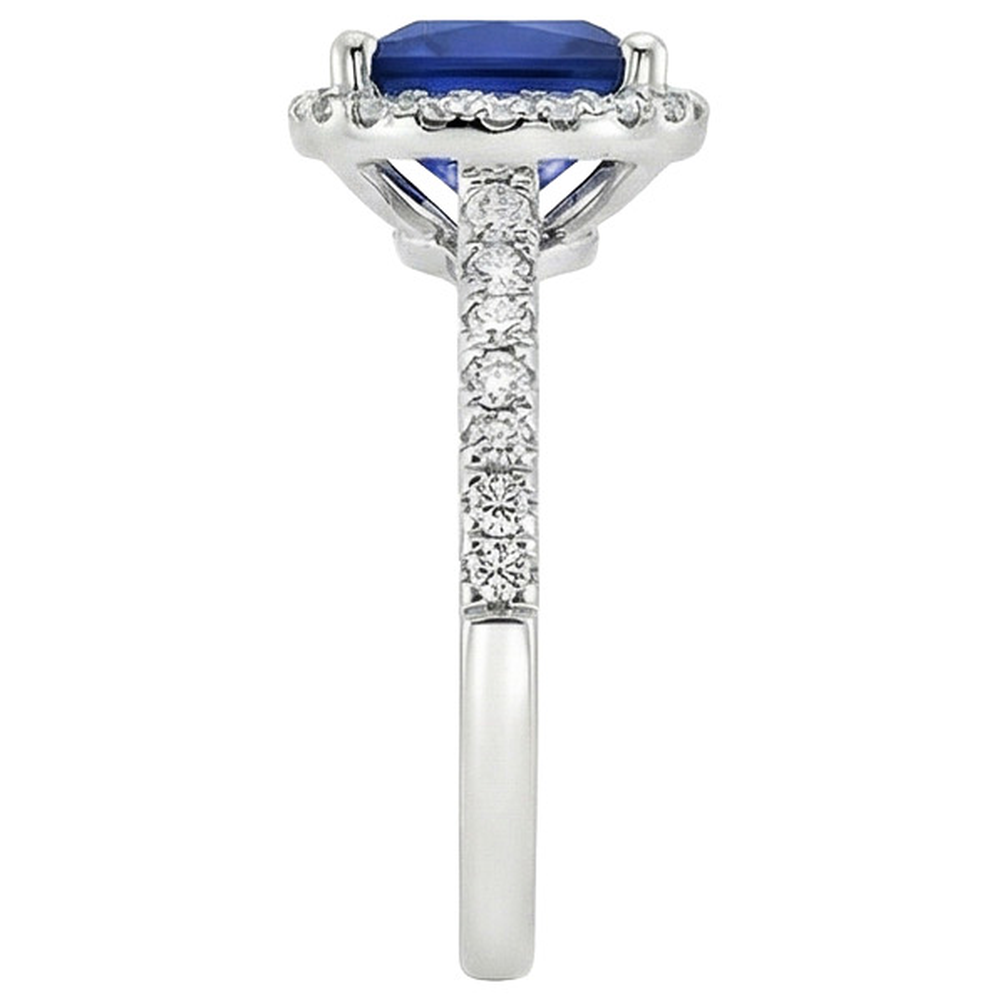 natural round sapphire 6ct ring on white background
