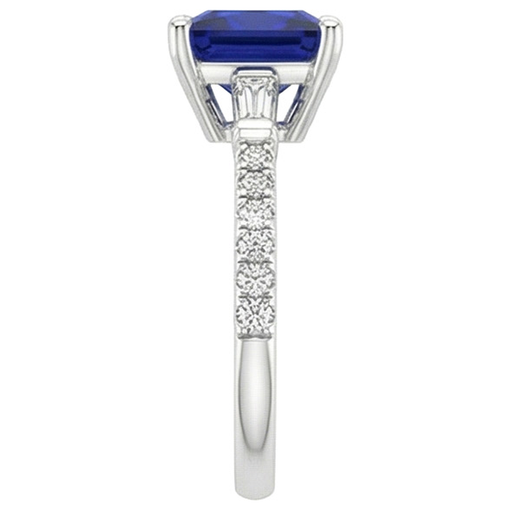 natural round sapphire 5.50ct ring on white background