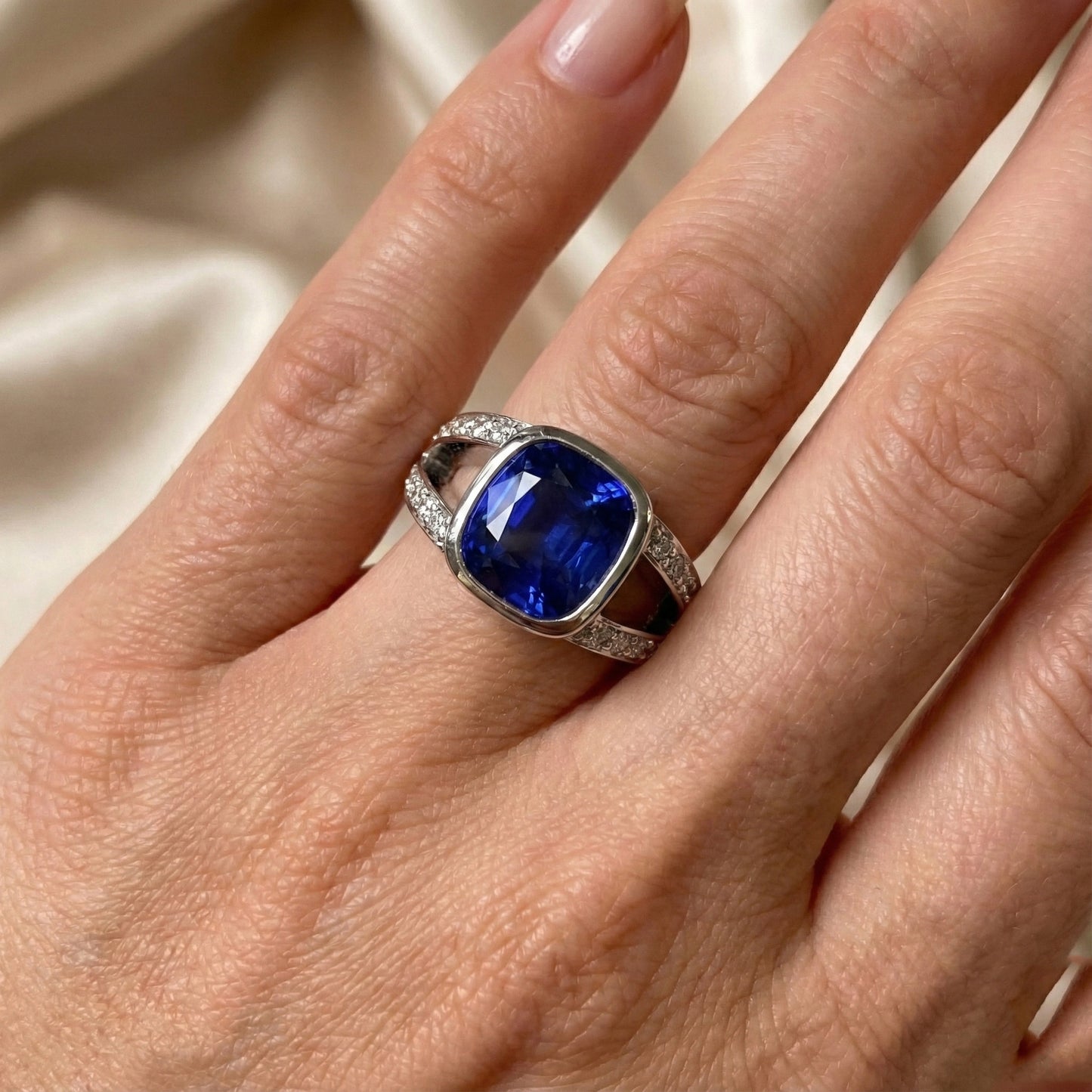 Ceylon Sapphire And Natural Earth Mined Diamond ( Not Lab Grown )  Ring White Gold 14K 4.5 Carats