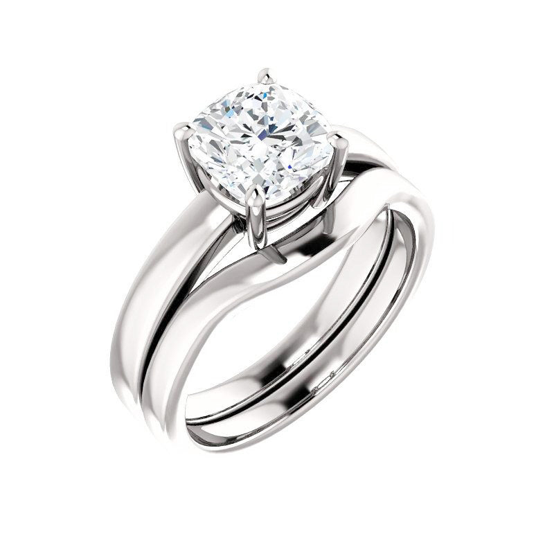 Cushion Fine Diamond ring in 14K White Gold – side view