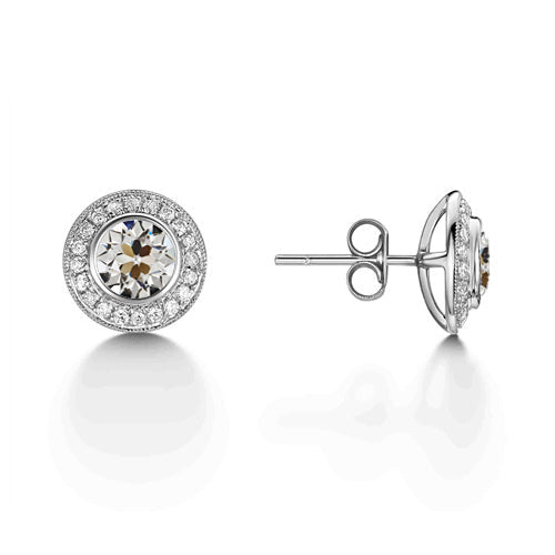 Antique Cushion Fine Diamond ring in 14K White Gold – main view