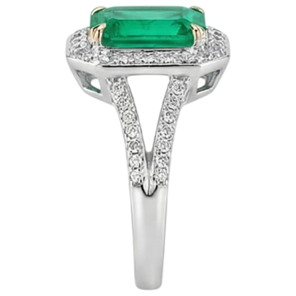 Step Cut Fine Emerald ring in 14 Karat Two Tone Gold – detail view